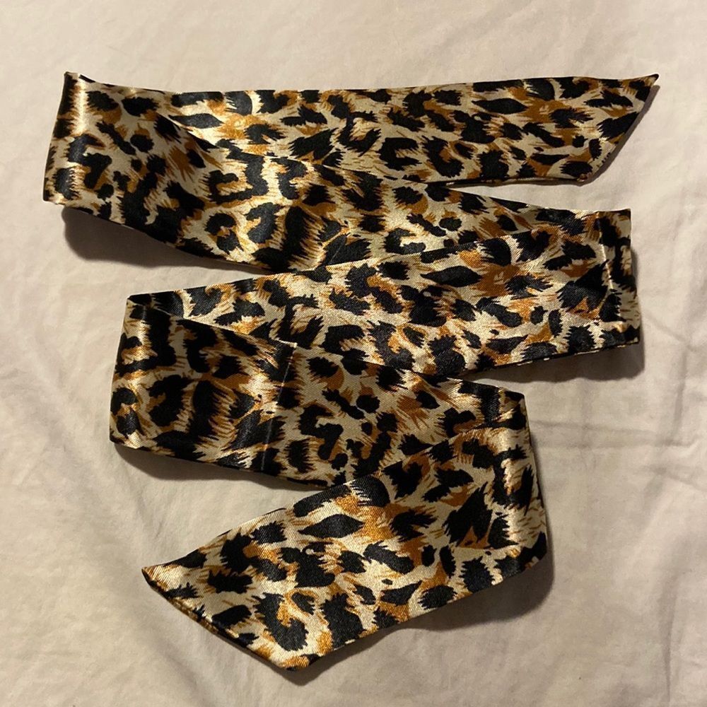 Leopard Print Generic Twilly Scarf